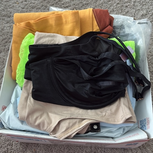 Mystery Box 📦 Mixed Apparel!! - Picture 2 of 16